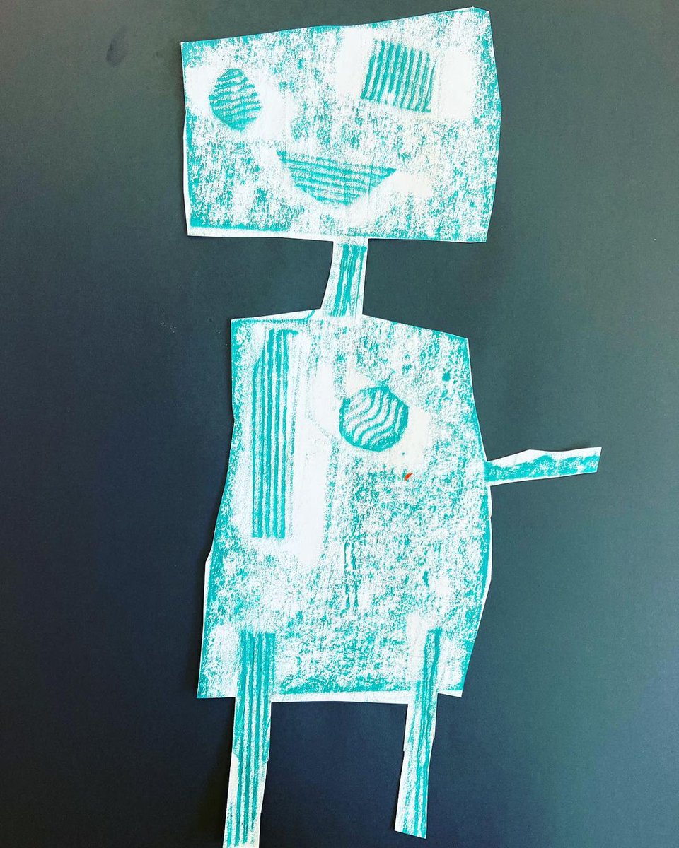NtlPortfolioDay's tweet photo. We absolutely adore these little #robots from students of @artteachers_thatsharewithkylie (on IG) π€ Just the cutest! #foundation #robot #collographs #preps #primaryschoolart https://t.co/DuoqoPWTZH