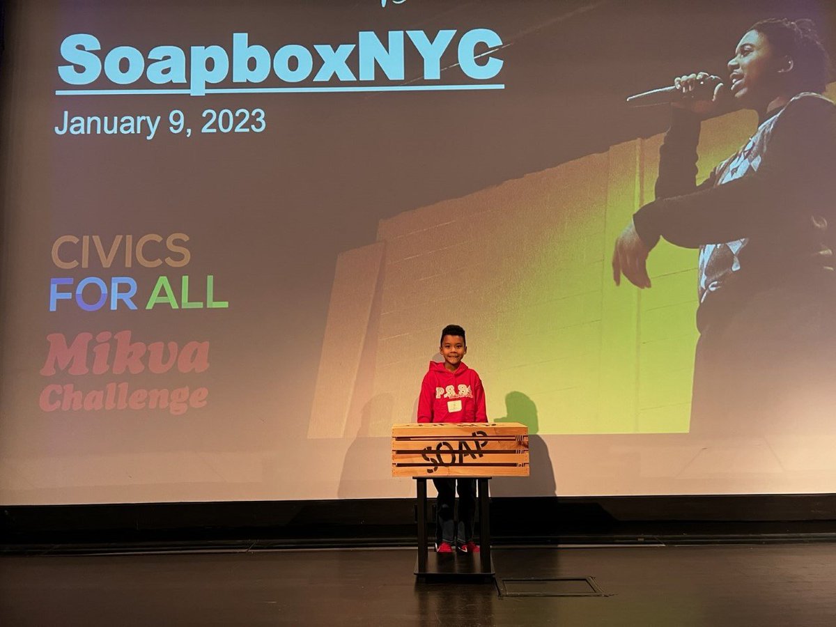 Cheering loud & proud our schools' representatives, Maya & Zen, at #SoapboxNYC event @NYCSchools @D26Team @MrsQuartarone @Civics_For_All @mcwillens @PS94DavidPorter @PTAofPS94Q #studentvoice @UrbanAssembly 📣👏🐼