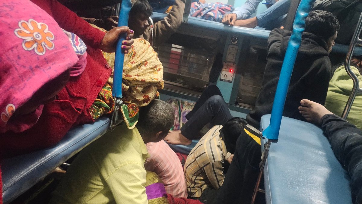 as_pankaj's tweet photo. Worst service ever @IRCTCofficial 
Till now complaint not solved.. Already mention station crossed.
 RailMadad Reference No. is: 2023010906048

12704 - S2

Please help sir ----  My father is a Kidney patient. The toilet is closed &amp; filled with people..@AshwiniVaishnaw https://t.co/giRPh4KC63