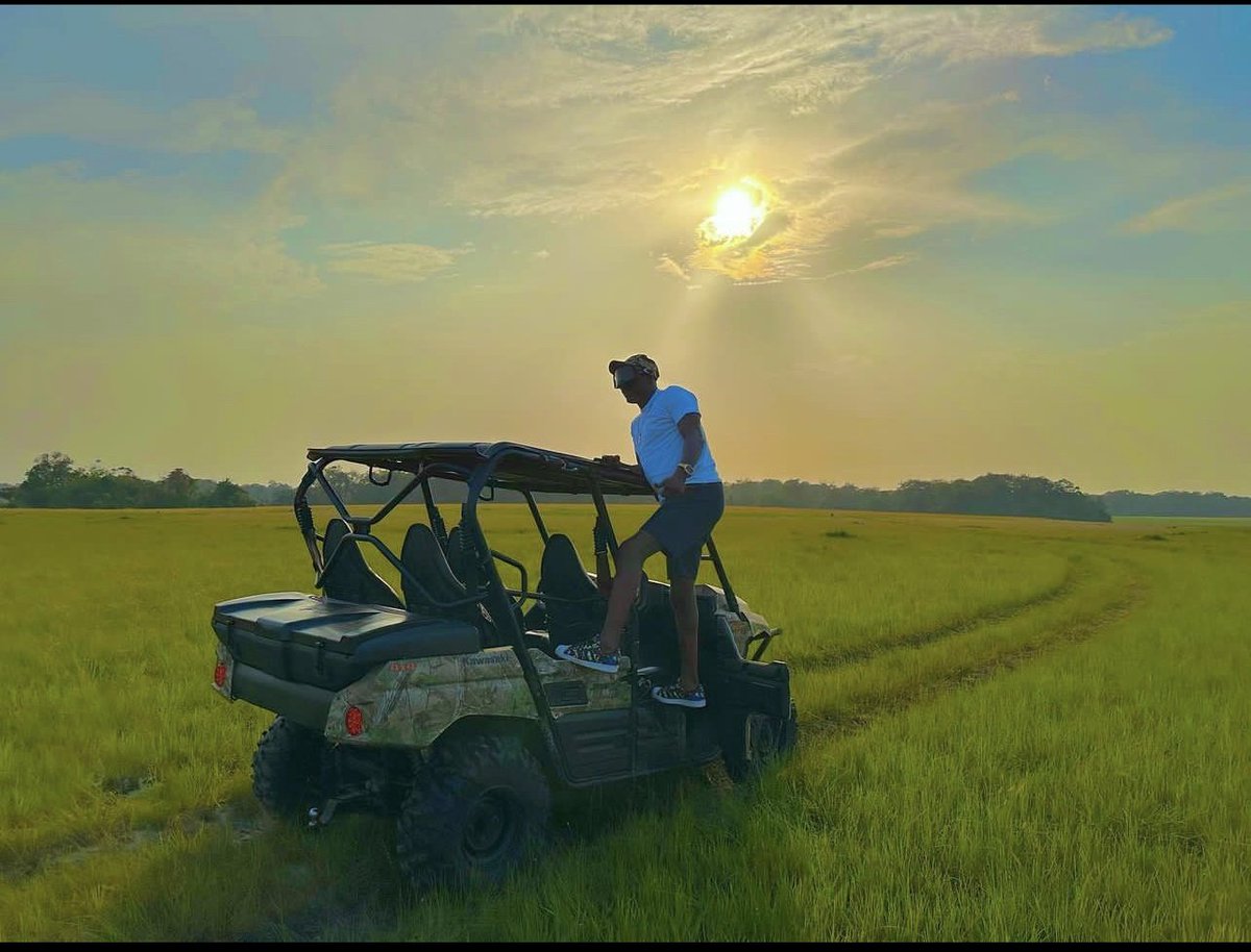GabonAdventures's tweet photo. Le prince du coupé décalé, @molareofficiel en séjour dans notre pays pour vivre l'expérience #Gabon 🤩🐘🏝️

#EnjoyAUniqueExperience #VisitGabon #Enjoy #CoupéDecalé #Gabon #EnjoyLife https://t.co/xNUoWT3dqm
