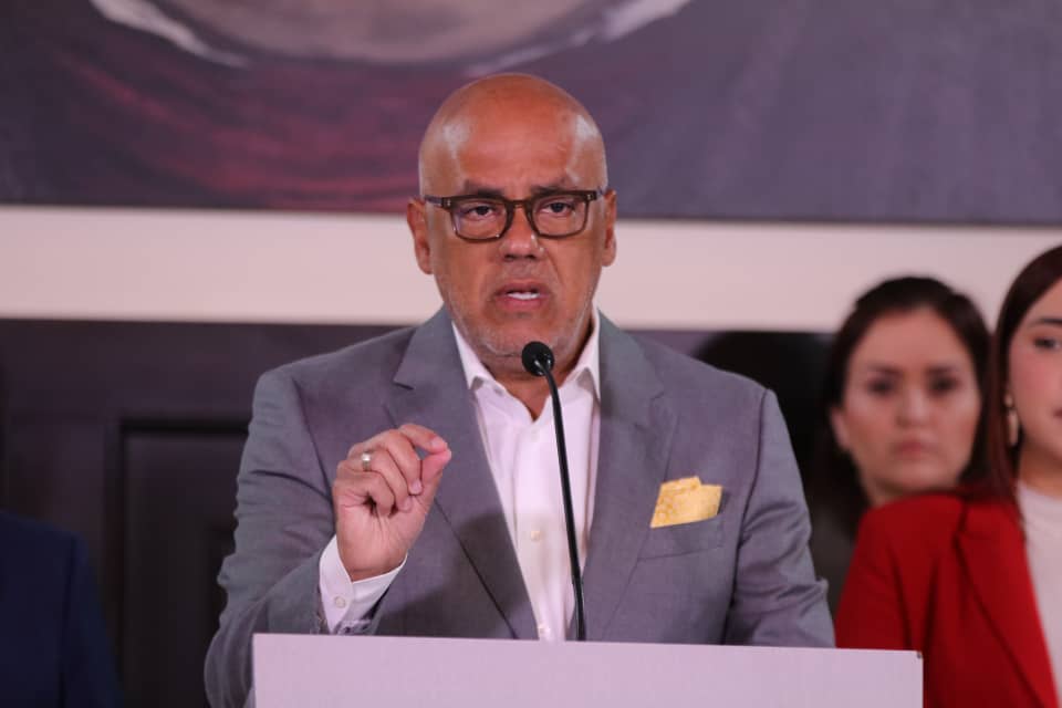 Asamblea_Ven's tweet photo. #9Ene || Presidente, diputado Jorge Rodríguez: 

"Yo voy a proponer la reinstauración de una comisión especial que acompañe el trabajo de investigación del Ministerio Público por el robo de nuestros activos" https://t.co/V6AvwzQNDY