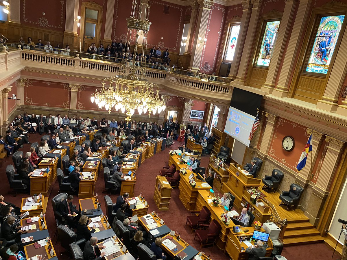 TimWJackson's tweet photo. Live scenes from first day of 120 day session of Colorado General Assembly - from upper gallery of Colorado State Senate and Colorado General Assembly. #CoLeg #CoPolitics #CoHouse #CoSenate https://t.co/ZldPVE9MCL
