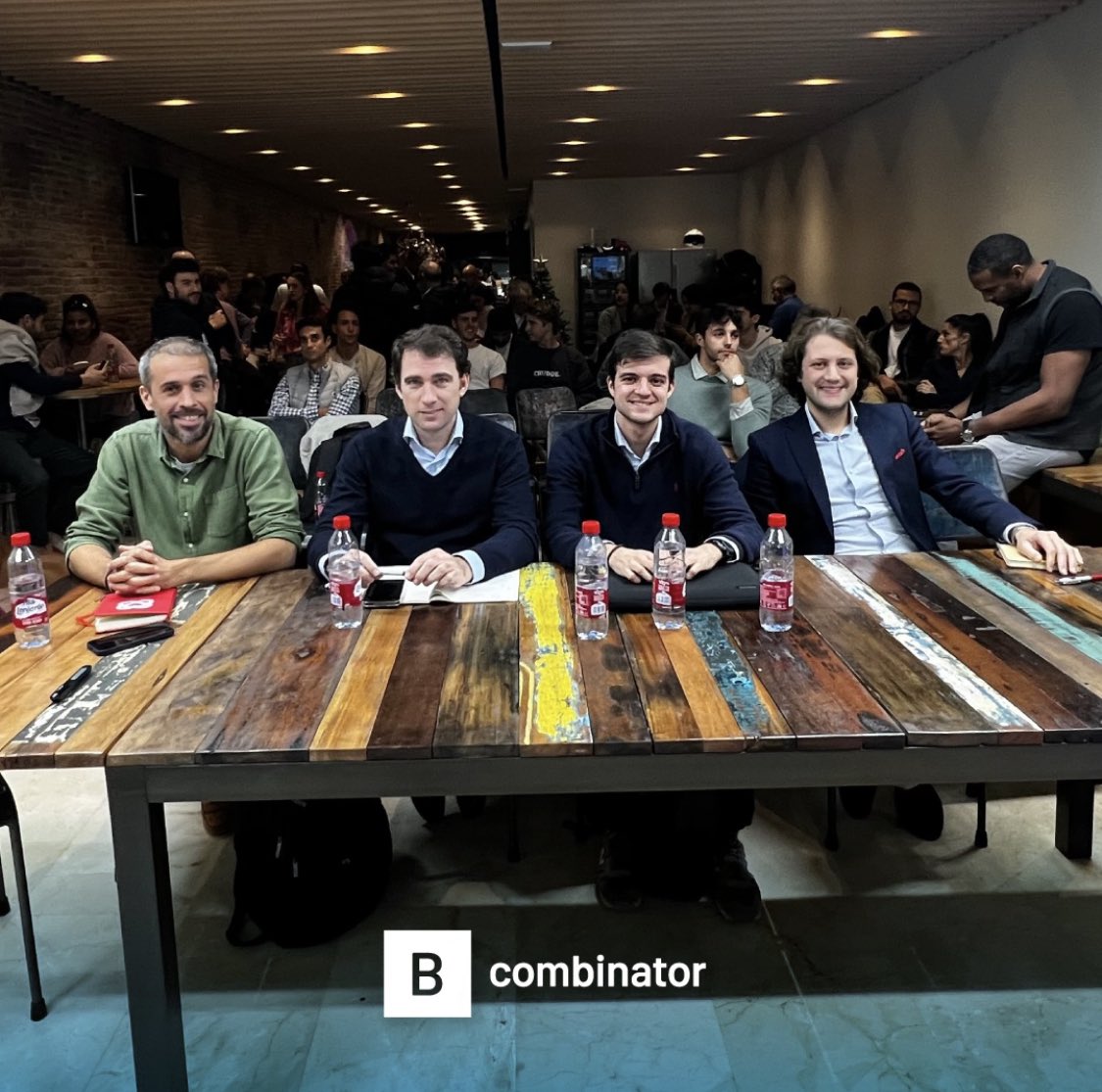bcombinator_'s tweet image. ¡Gracias a todos los emprendedores y startups por confiar en nosotros este año! 🚀
Estamos orgullosos de ser parte de esta aventura y esperamos seguir apoyando proyectos de éxito 🧑🏽💻
#Bcombinator #startups #emprendedores