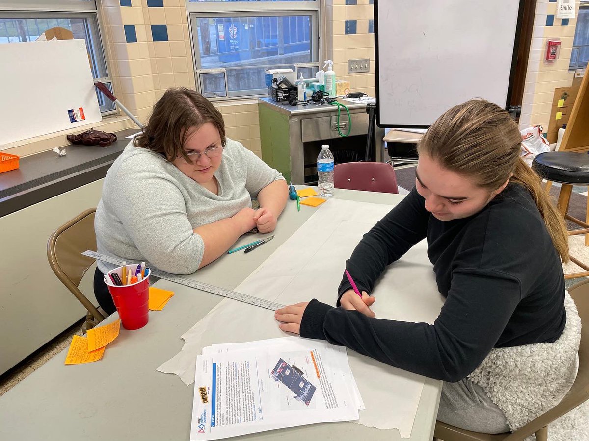 frobotics4150's tweet image. FRobotics Kickoff!! We started the season on a good note with reading the rules and brainstorming!! Thx @quasics for coming to the workshop to brainstorm!!! #chargedup #morethanrobots @FIRSTweets @FRCTeams @FRSDPanthers