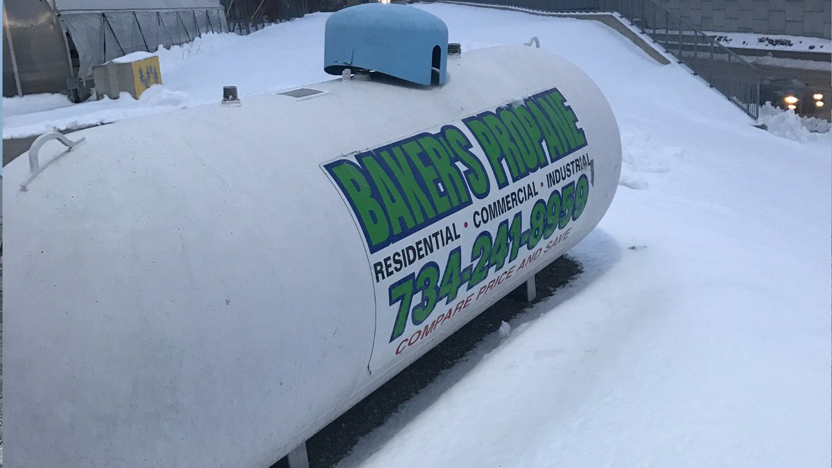 January is the snowiest month of the year.❄️❄️❄️ Is your tank ready? Request service or a fill online today! Link below!⬇️ 
bakerspropanegas.com