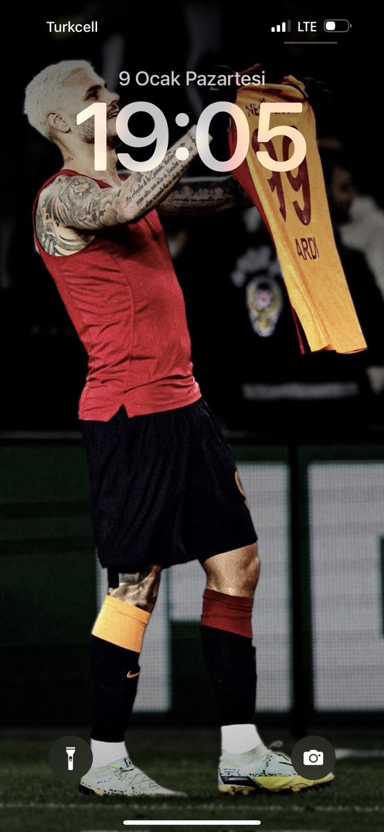 oMallnedio's tweet photo. @GalatasaraySK @MauroIcardi 💛❤️ https://t.co/K6uQeeCtif