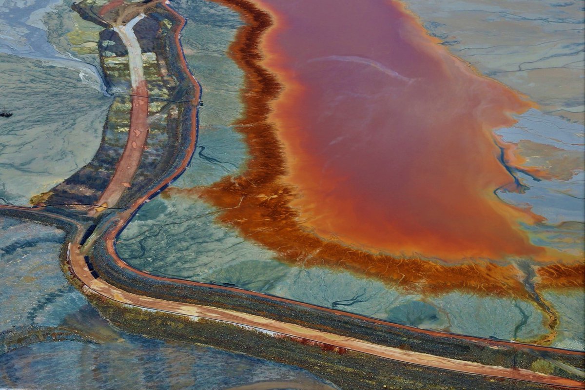 rosaperiodista's tweet image. El #bienestar que las grandes empresas y poderes fácticos han creado para el #futuro de la Humanidad exige el sacrificio de inocentes, como el de Isaac, llamado patrimonio y territorio. Las zonas de sacrificio terminan siendo un desastre económico además de ecológico, y lo saben.