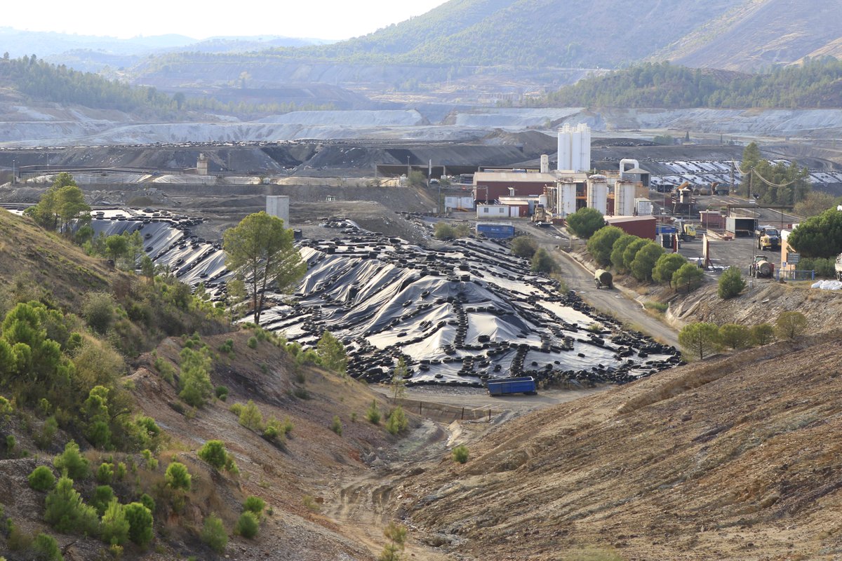 rosaperiodista's tweet image. El #bienestar que las grandes empresas y poderes fácticos han creado para el #futuro de la Humanidad exige el sacrificio de inocentes, como el de Isaac, llamado patrimonio y territorio. Las zonas de sacrificio terminan siendo un desastre económico además de ecológico, y lo saben.