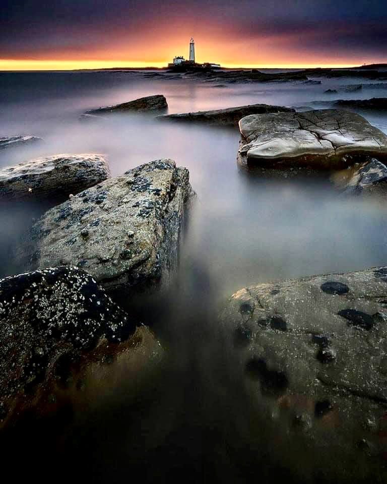 Have a nice evening 💙🇬🇧
#stmaryslighthouse 
#stmarysisland 
#withleybay 
#greatbritain 
#sunset 
#sea