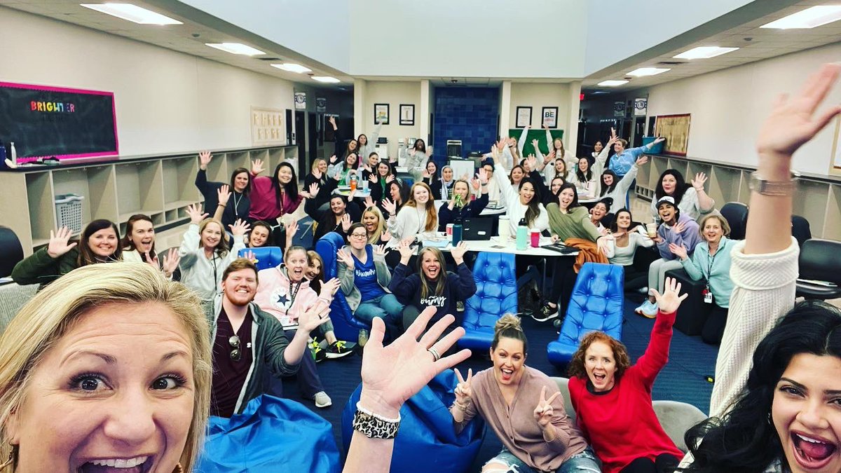 Kicking off 2023 and the Spring semester with the very BEST staff! #FISDMadetoshine #LiscanoProud #LiscanoEXTRA5 We ❤️💙🤍💚 <a href="/LiscanoElem/">Liscano Elementary School</a>!! 🙌🏻 <a href="/MissSherali/">Sanam Sherali, M.Ed.</a>