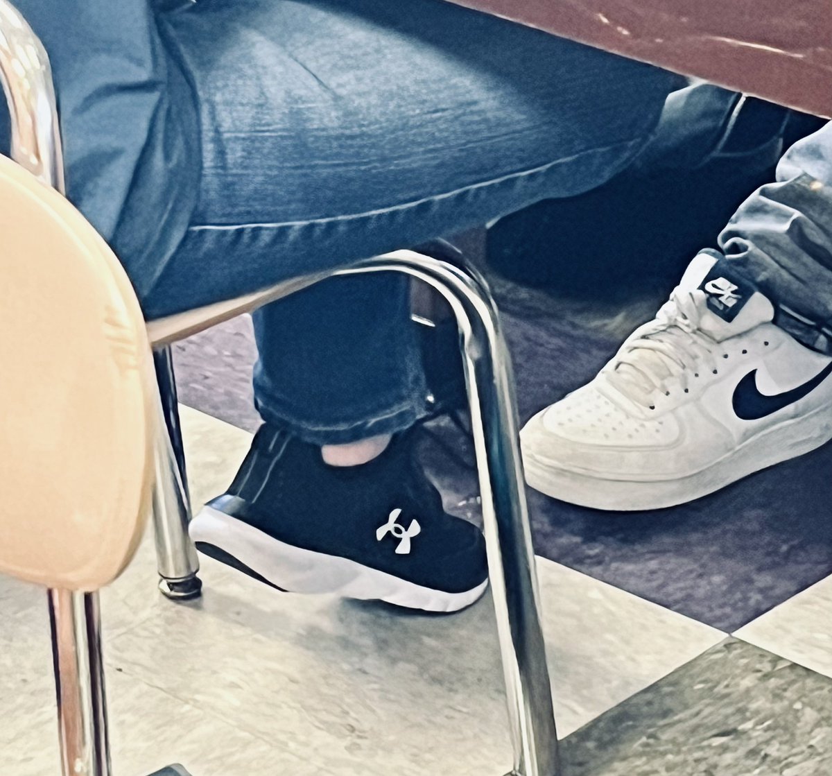 WrightMerrie's tweet photo. Christmas was good to the middle schoolers.👟😁#newgear #nocreases https://t.co/zFZsyv4Ew8