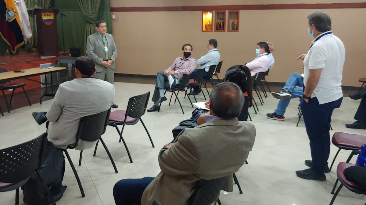 DGAC_Ecuador's tweet image. En la ciudad de #Guayaquil, se efectuó una reunión con empresas de aerofumugación, con el objetivo de analizar el cumplimiento de sus actividades, normativa, riesgos y demás temas para una adecuada implementación de la Gestión de #SeguridadOperacional.