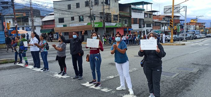 OVCSocial's tweet image. #9Ene | #BalancePreliminarOVCS 

Protesta nacional del gremio docente, al que se sumó el sector salud. 

📌 Exigencia: Mejoras salariales #ProtestaLaboral

📌 Hasta la 1:30 pm hemos registrado 40 protestas en 22 estados

📌 En Apure y Amazonas no se han documentado protestas

1/