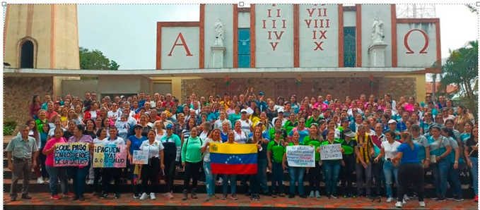 OVCSocial's tweet image. #9Ene | #BalancePreliminarOVCS 

Protesta nacional del gremio docente, al que se sumó el sector salud. 

📌 Exigencia: Mejoras salariales #ProtestaLaboral

📌 Hasta la 1:30 pm hemos registrado 40 protestas en 22 estados

📌 En Apure y Amazonas no se han documentado protestas

1/