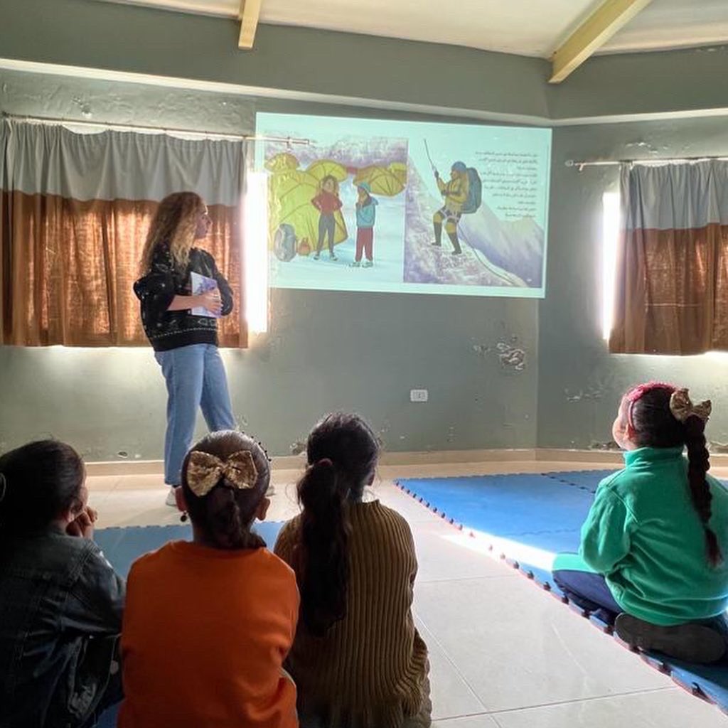 Borderlessngo's tweet photo. Meet the incredible @mountaingipsy , Tima Deryan, the first Lebanese woman who climbed the summit of Everest, and one of Borderless Board Members. 
Tima empowered 120 beneficiaries through her book reading sessions "Curly Adventures Mount Everest". 
#letsinspire #dreambig https://t.co/lSyRZvGrmT