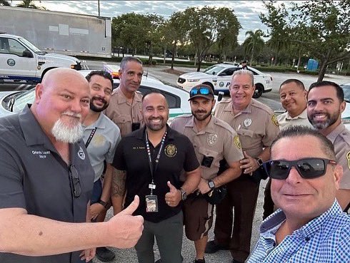 SweetwaterMayor's tweet photo. On National #lawenforcement Appreciation Day, we thank our men and women in blue who bravely protect our communities daily. I am incredibly thankful for our outstanding @SweetwaterPD officers who have worked tirelessly and selflessly to ensure our residents are safe! https://t.co/TlYi7cEe8l