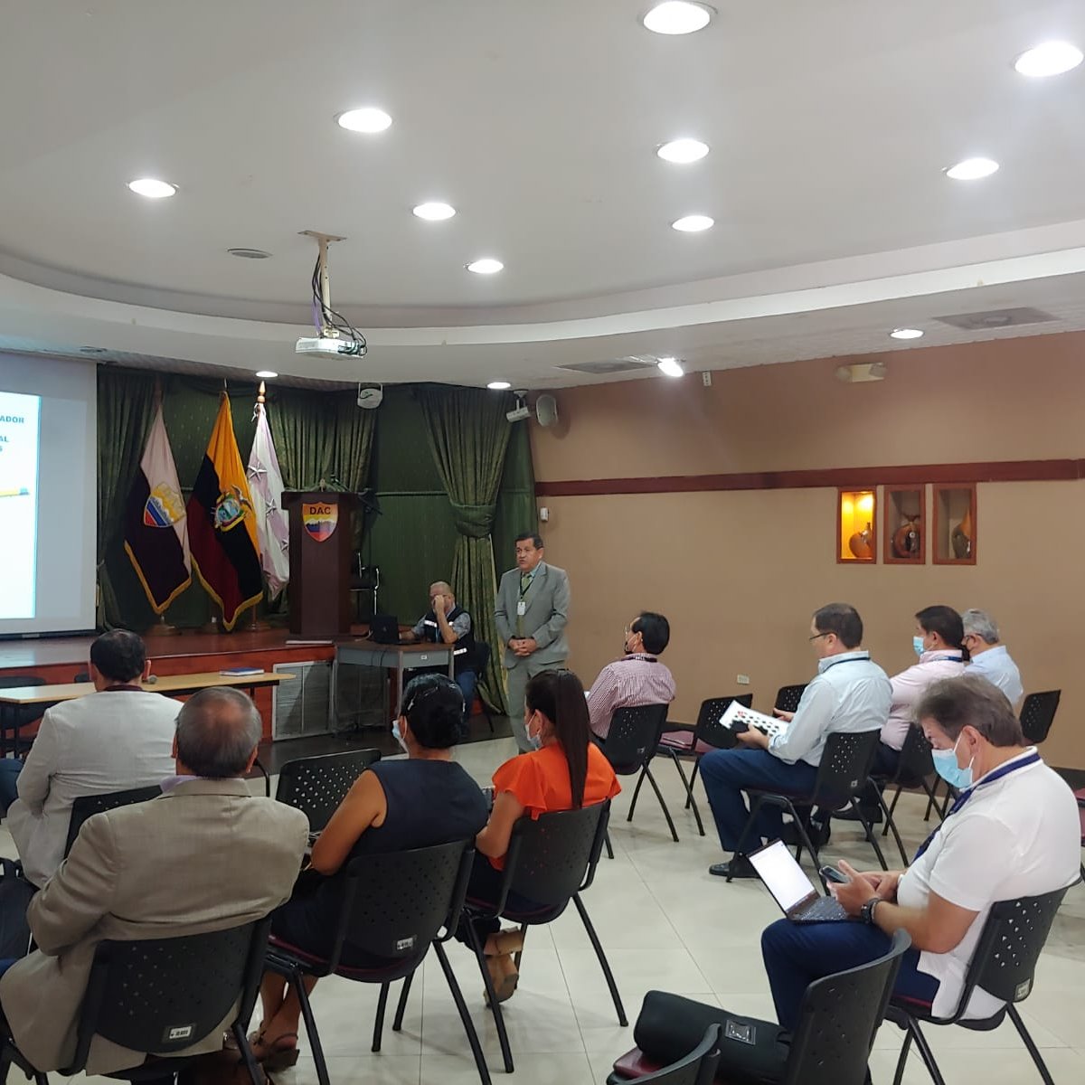 DGAC_Ecuador's tweet image. En la ciudad de #Guayaquil, se efectuó una reunión con empresas de aerofumugación, con el objetivo de analizar el cumplimiento de sus actividades, normativa, riesgos y demás temas para una adecuada implementación de la Gestión de #SeguridadOperacional.