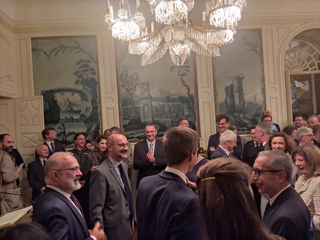 e_bely's tweet photo. Une salle comble pour les voeux du nouveau préfet des Pyrénées Atlantiques Julien Charles . https://t.co/v0Rl8MWG8E