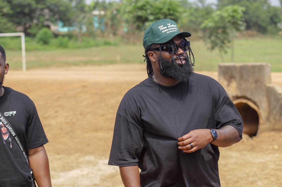 biggsaveproject's tweet photo. Humanity won at Abeadze Odumasi in the central region as we all joined hands to support students of AME Zion school.
Thanks to everyone who contributed and everyone who helped us pull this off. #BiggSaveProject https://t.co/hpOUeju2Ph