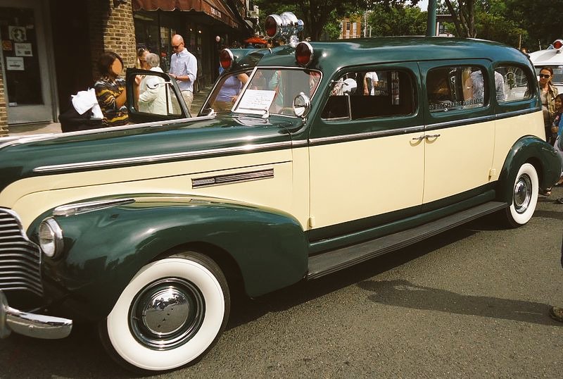 ClassicsJipe's tweet photo. Flxible Buick Ambulance, model year 1940, built by Flxible of Loudenville, Ohio for use at the 1939 New York World's Fair. It served in the Bethel, Connecticut fire department until 1955. On display at a car show in Summit, New Jersey, Sept. 2013. https://t.co/flmJLHwQ78