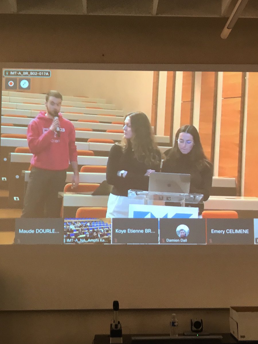 Questions réponses entre nos étudiants d’⁦<a href="/IMTAtlantique/">IMT Atlantique</a>⁩ et ⁦<a href="/AgnesRunacher/">Agnès Pannier-Runacher 🇫🇷🇪🇺</a>⁩ #ministre de la #transitionenergetique 
Prochain rendez-vous pour la #diplomation le 9 décembre 2023 à #brest