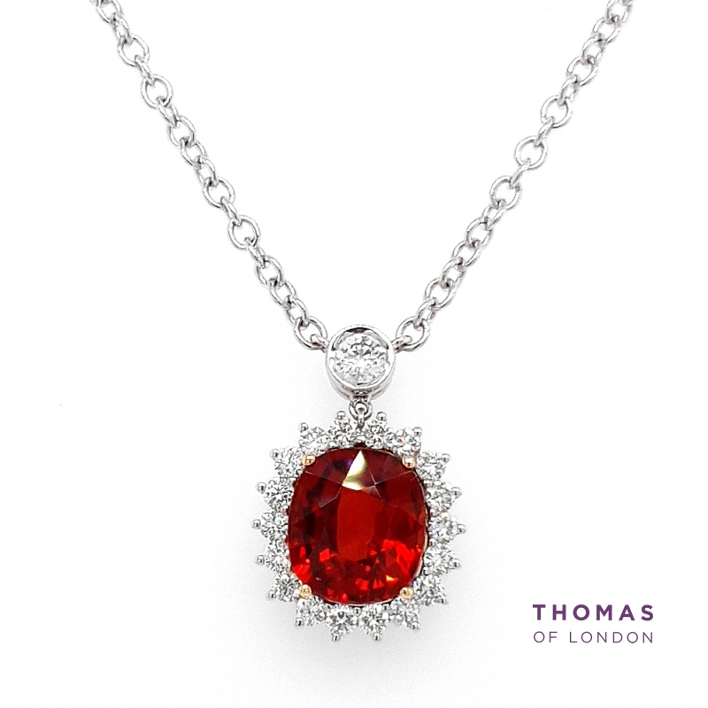 Garnet the birthstone for January is said to symbolise love and friendship. This cluster pendant features a fiery spessartite red garnet set in 18ct yellow & white gold.

thomasoflondon.com/oval-spessarti…

#garnet #januarybirthstone #jewellery #thomasoflondon