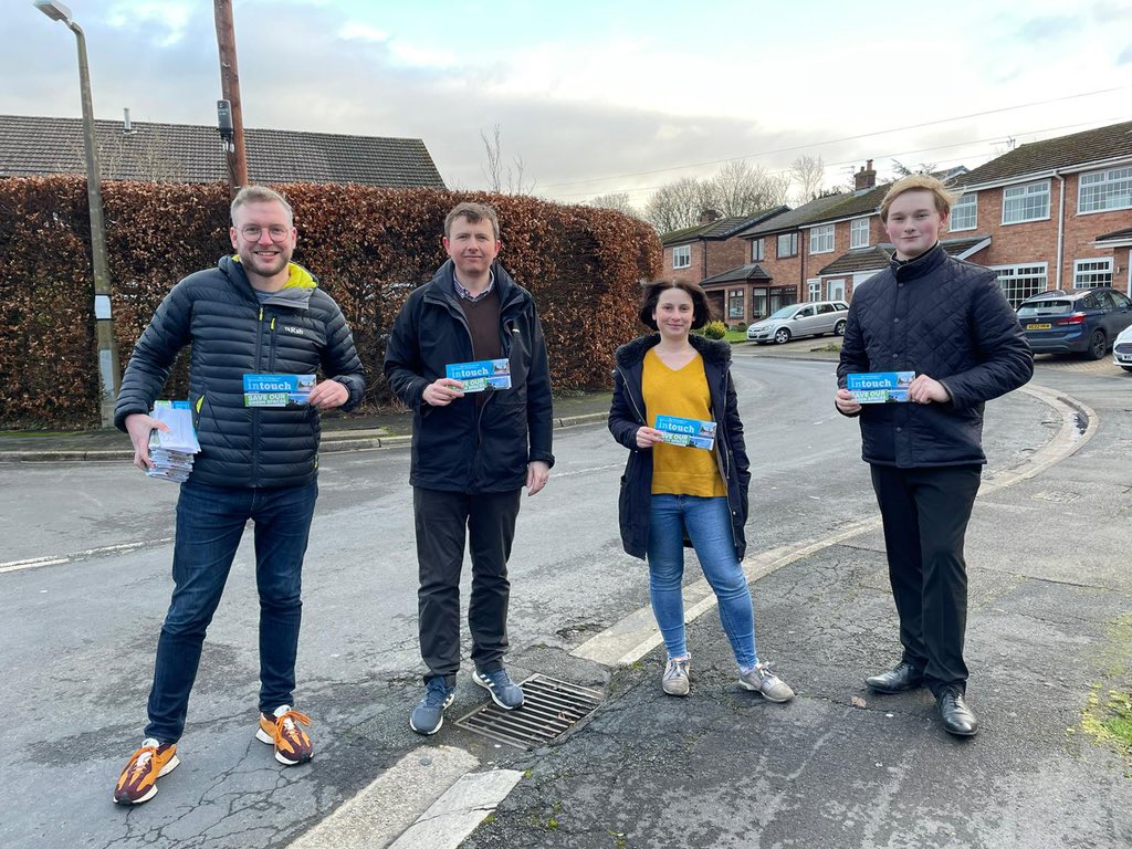 Great to be out in #Burscough this afternoon to lend a hand with @CllrMikePrend’s campaign to turn #WestLancashire blue! 🗳️🔵