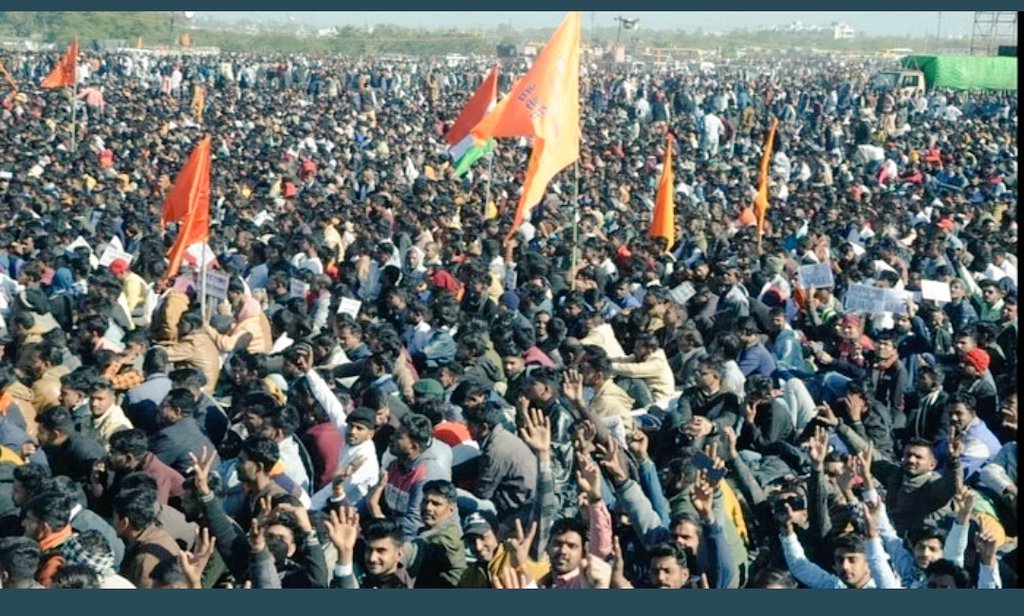 UPSK01's tweet photo. Karni Sena begins a GRAND PROTEST in Bhopal. It has been claimed that 3 Lakh people were present in the protest yesterday.
Main Demands:

- End to Caste-based Reservation.
- BAN on arrests without investigation under SC/ST Act.
There was a MASSIVE Crowd yesterday👇 https://t.co/kuxpa1kZAA