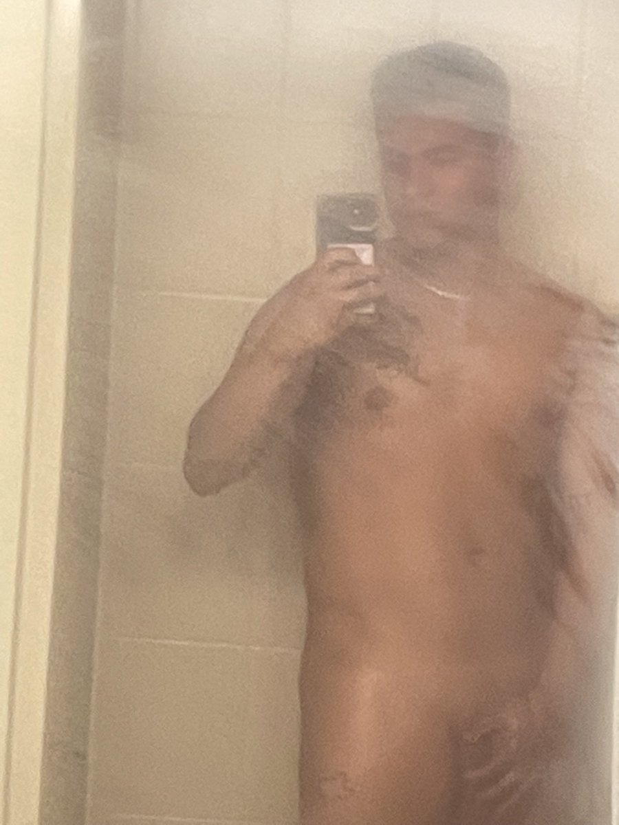 diegodontchocke's tweet photo. I love blurry pics🥰 https://t.co/zxkStvsvu2