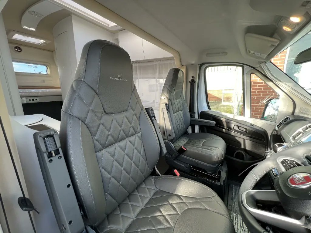 ESHartley's tweet photo. 'In Stock for Immediate Delivery'

✔ Wingamm City Suite 
✔ Perfect turning radius for every day driving
✔ 2 berth
✔ Wingamm fiberglass monocoque body

£113,000 and in stock now!

Call 0151 350 6870 to arrange a viewing with our expert team.

#wingammcitysuite https://t.co/4jlwR9rNvx