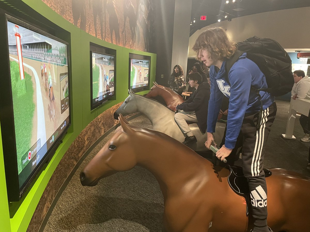 Mr. Hart tweet media