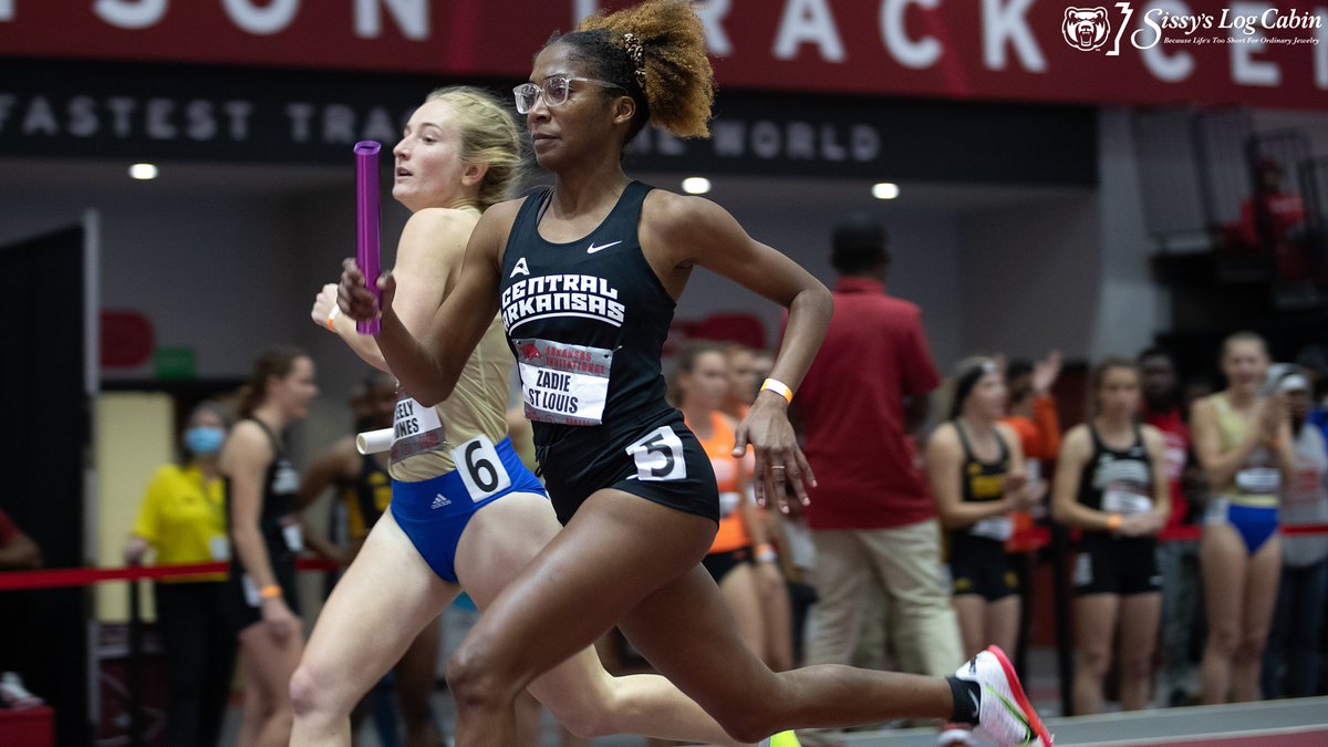 UCAAthletics's tweet photo. This week's @sissyslogcabin Gem of the Week is brought to you by @UCAXCTF!

The Bears are kicking off the indoor season by heading up to Fayetteville this weekend to compete!

#BearClawsUp https://t.co/qcSoXtZWbZ