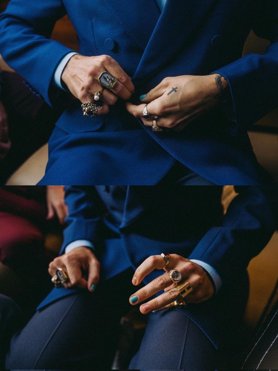 harrydailyposts's tweet photo. A R T https://t.co/YHLkTeb30w