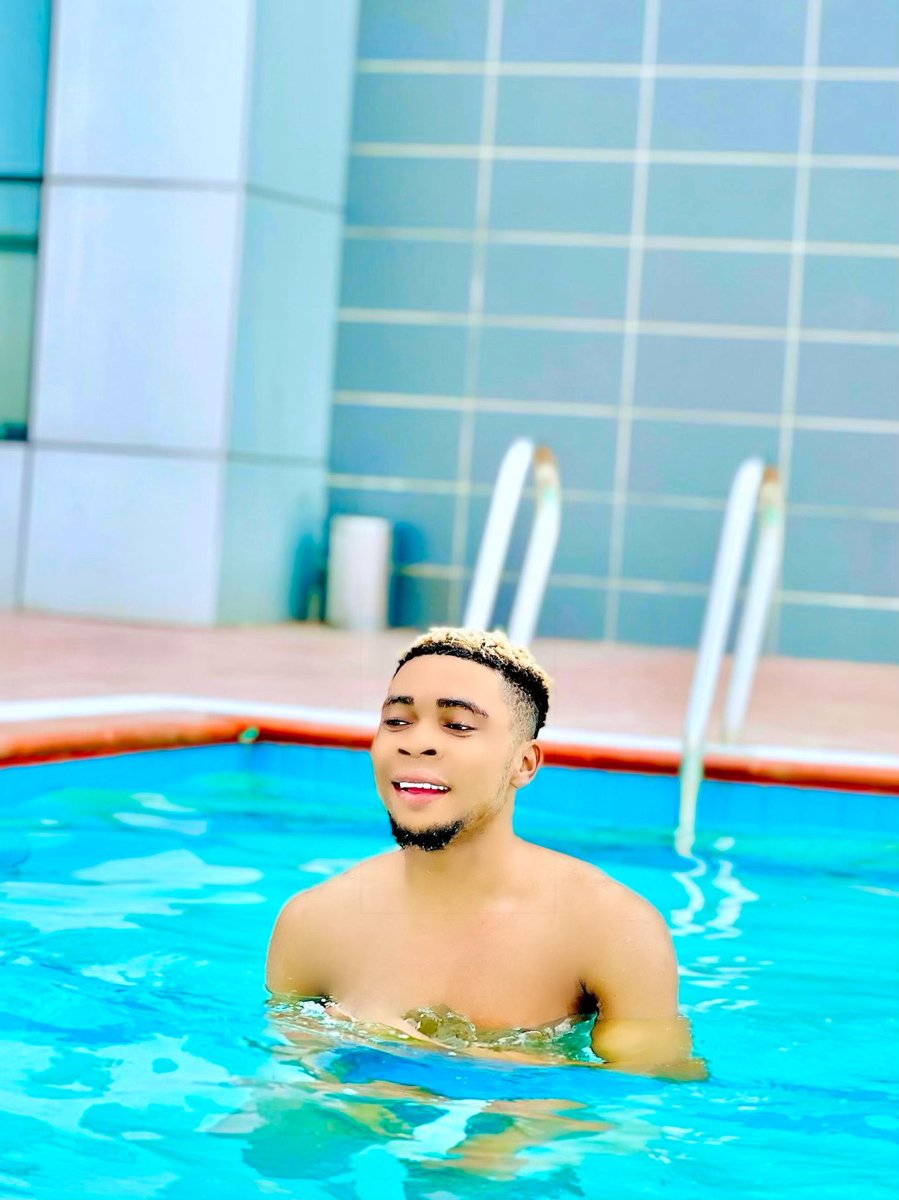 Iam_Obaflow's tweet photo. Get Myself Reserved 😂 🏊‍♂️ 
New Music On The Way 💨
#Obaflow https://t.co/jJ8bmcctqn