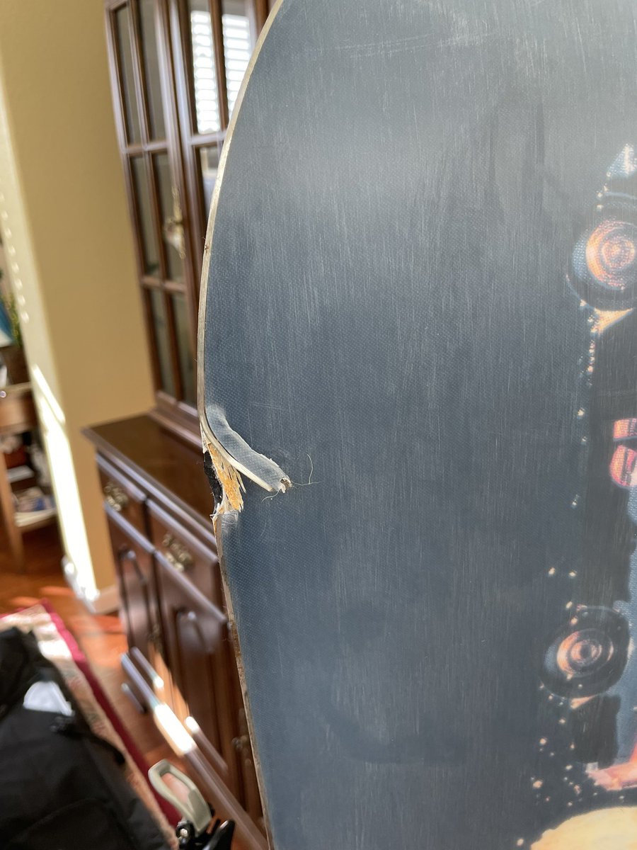 PartyinAsian's tweet photo. .@SouthwestAir I submitted a claim for damaged baggage on Christmas Eve. It’s been 2+ weeks since I submitted my claim and I still haven’t heard back. Please help asap. My snowboard and snowboard bag were completely destroyed after my SW flight. https://t.co/3Y6UsKp9RC