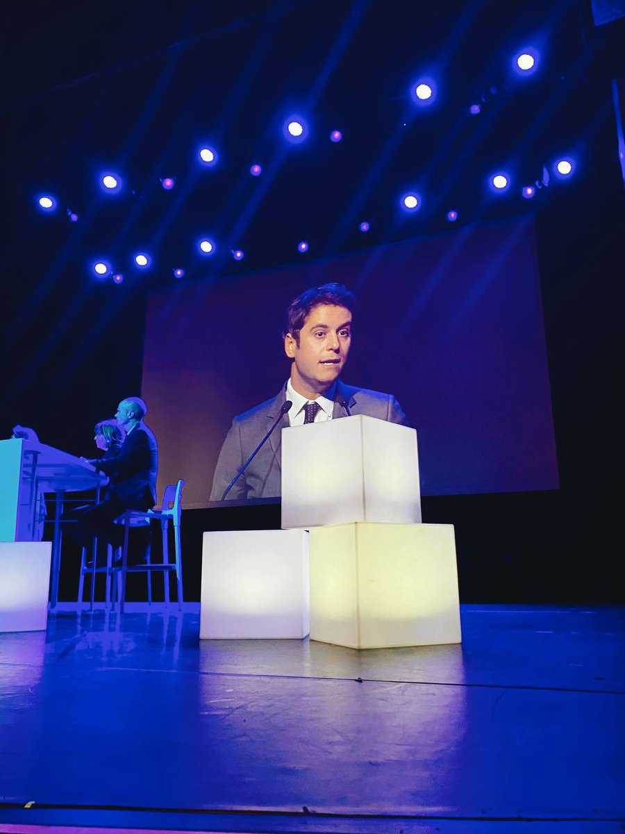 Les experts-comptables et les notaires sont au cœur de la résistance de notre économie. Ils sont au côté des entreprises et des Français. Devant leurs nombreux représentants, j’ai évoqué les chantiers à venir pour avancer ensemble. <a href="/Notaires_CSN/">Notaires de France</a> <a href="/CSOEC/">CNOEC 🚀</a>