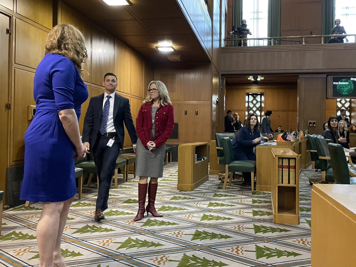 Oregon House of Representatives just elected its Speaker in a short, respectful, orderly process. We were sworn in and will adopt rules shortly