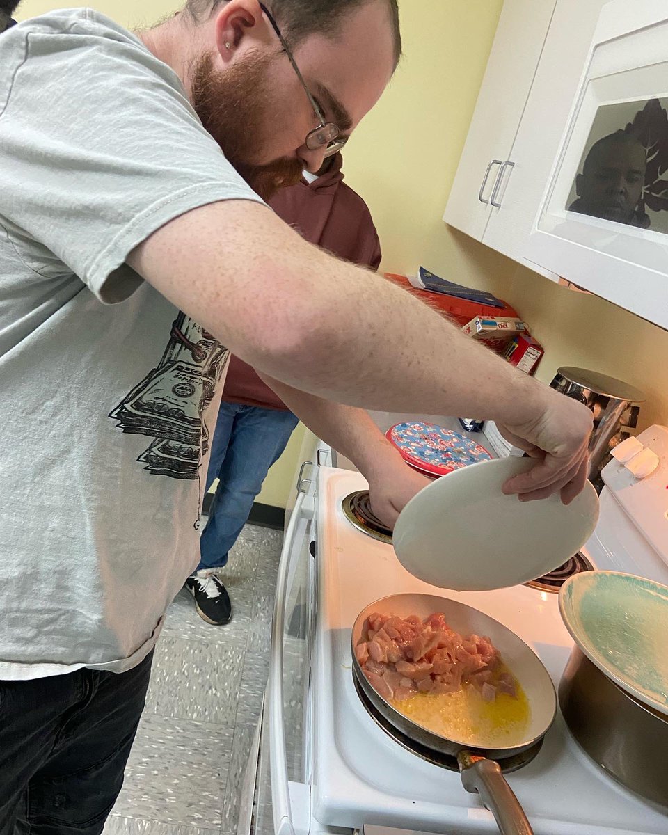 whitehousewow's tweet image. Lunch is served! Today, cooking club practiced their teamwork skills by making homemade alfredo from scratch! 

#cookingclub #alfredo #dayprogram #productivity #teamwork #cookinglesson #summitcounty #akron #akronohio #cantonohio #ohiohiring #WOW #applyohio #DSP #manager #openrole