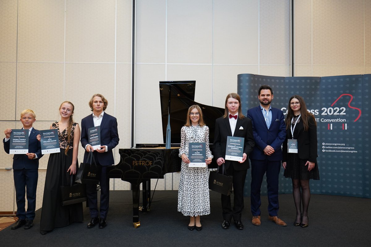PianoCongress's tweet photo. 🇵🇱 Koncerty młodych pianistów
Podczad dnia otwartego dzięki współpracy z Sfogato Music &amp; Arts Society uczestnicy mieli okazję posłuchać pianistów ze szkół muzycznych https://t.co/s60J13QCoa