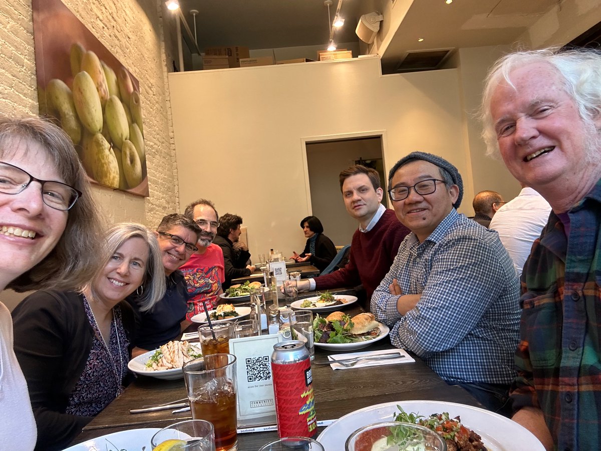 Lunch break at #NYAWM 🥗 🥪 ~~~ <a href="/WormAtlas/">WormAtlas</a> <a href="/GalHaspel/">Gal Haspel @haspel@neuromatch.social</a> <a href="/LauraHerndon/">Laura Herndon</a>