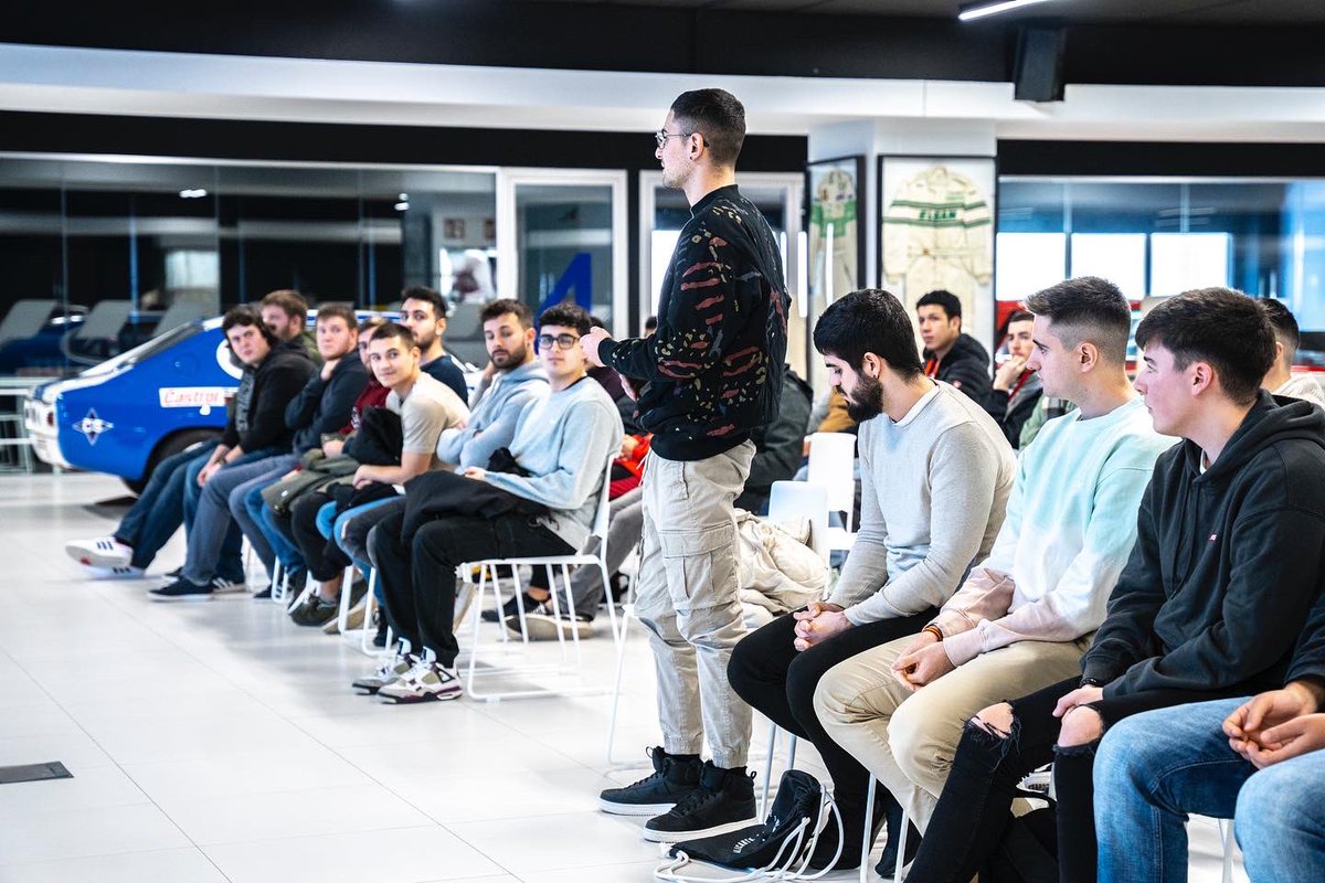 MSIracetech's tweet image. CURSO 2023-2024 MOTORSPORT TECHNICIAN. Con muchas ganas de continuar con la formación de los futuros profesionales del Motorsport ⚙️🔩🌪. 💪💪

#msiracetechinstitute #msispain #motorsporttechnician #racetech