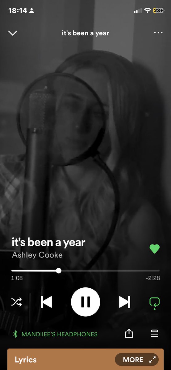 MandiieeTS13's tweet photo. Well thanks to @tipsyontaylor for the recommendation!! 
- @theashleycooke hello!! 💖 https://t.co/zHs8vdOqFj