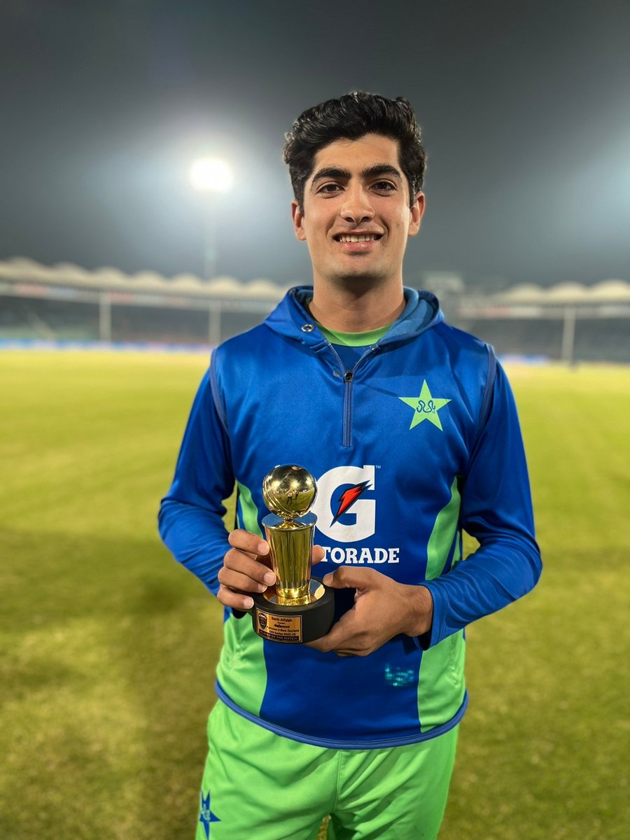 iNaseemShah's tweet photo. It's the best feeling ever when Pakistan wins, performance ka maza hi tub hai! Everyone has played their part in winning, @babarazam258  @iMRizwanPak @mnawaz94 @Wasim_Jnr, it's a team effort! 

Congrats to @iamusamamir, for a well-deserved debut. All eyes to the next game now! https://t.co/qCQkPCOzV5