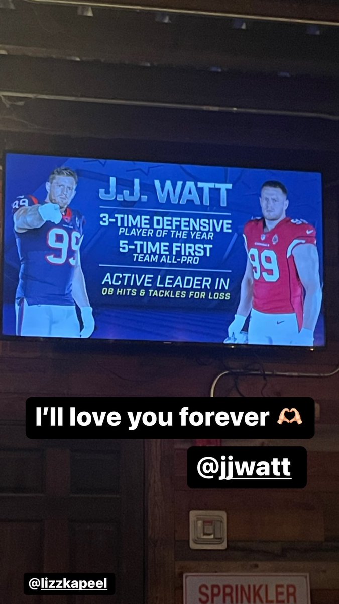TheAmandaMarie's tweet photo. @JJWatt - thank you! You are my #goat. You. Are. Gold. Go get that gold jacket!! I’ll love you forever !!! https://t.co/t53J6H5Dsx