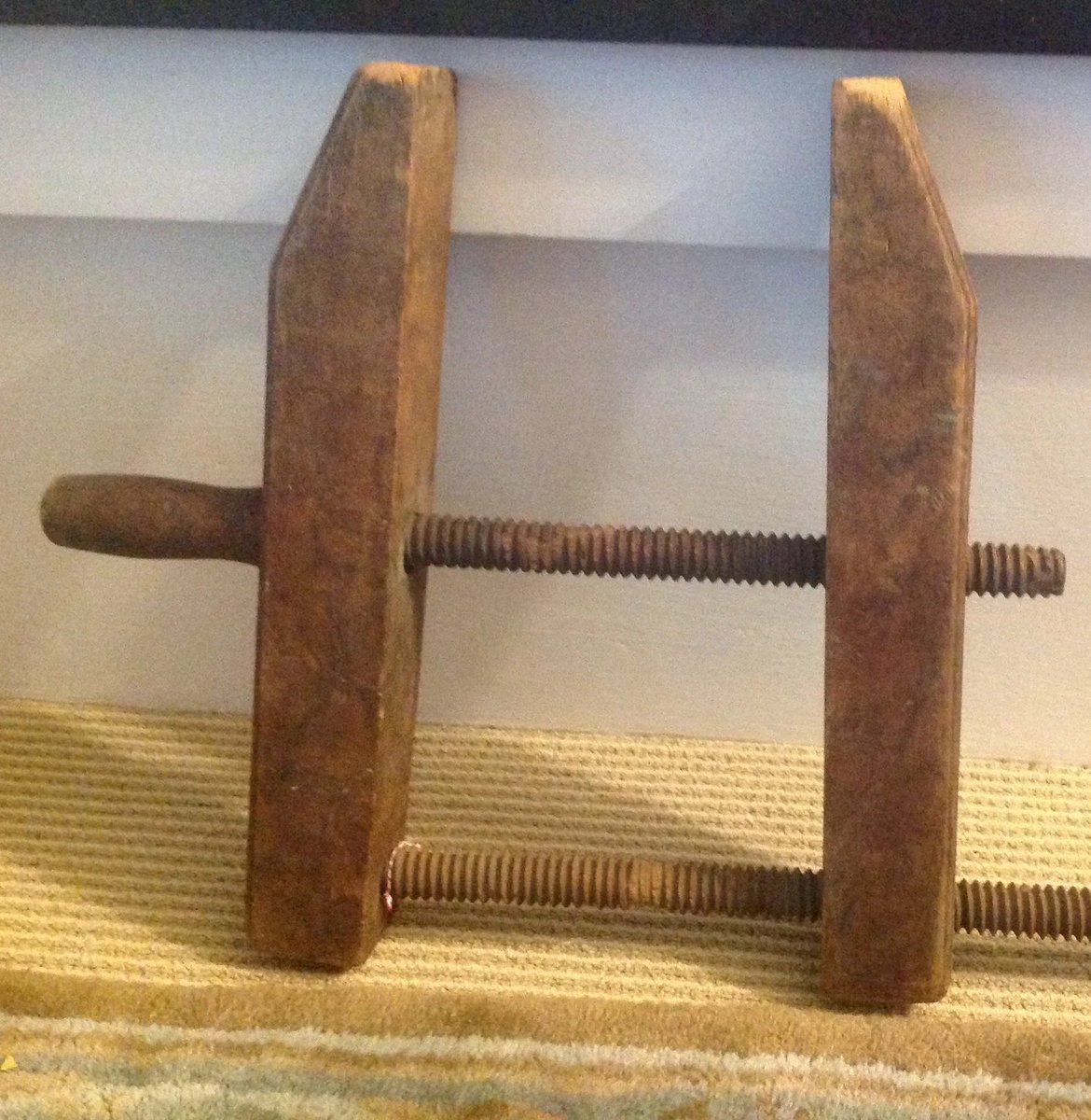 World_cru's tweet photo. Large Antique French Wooden Carpenter Clamp
https://t.co/egUJvLNVnH
#worldcru #vintage #etsy #etsyshop #smallbusiness  #antique https://t.co/z8xZhTVldH