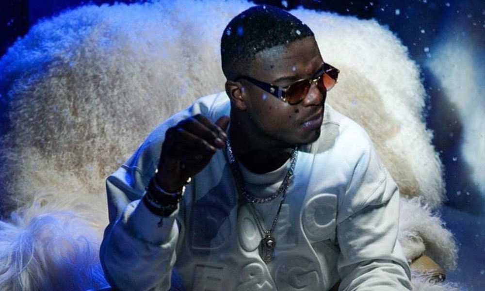RapFrActus's tweet photo. 🚨NINHO devient le 1er rappeur à dépasser la barre des 80 singles de platines en France 🇫🇷 ! 

Il a obtenu son 81ème single de platine avec le titre « Intro » 💿

Recordman 👑👏 https://t.co/wzOGy2z8kA