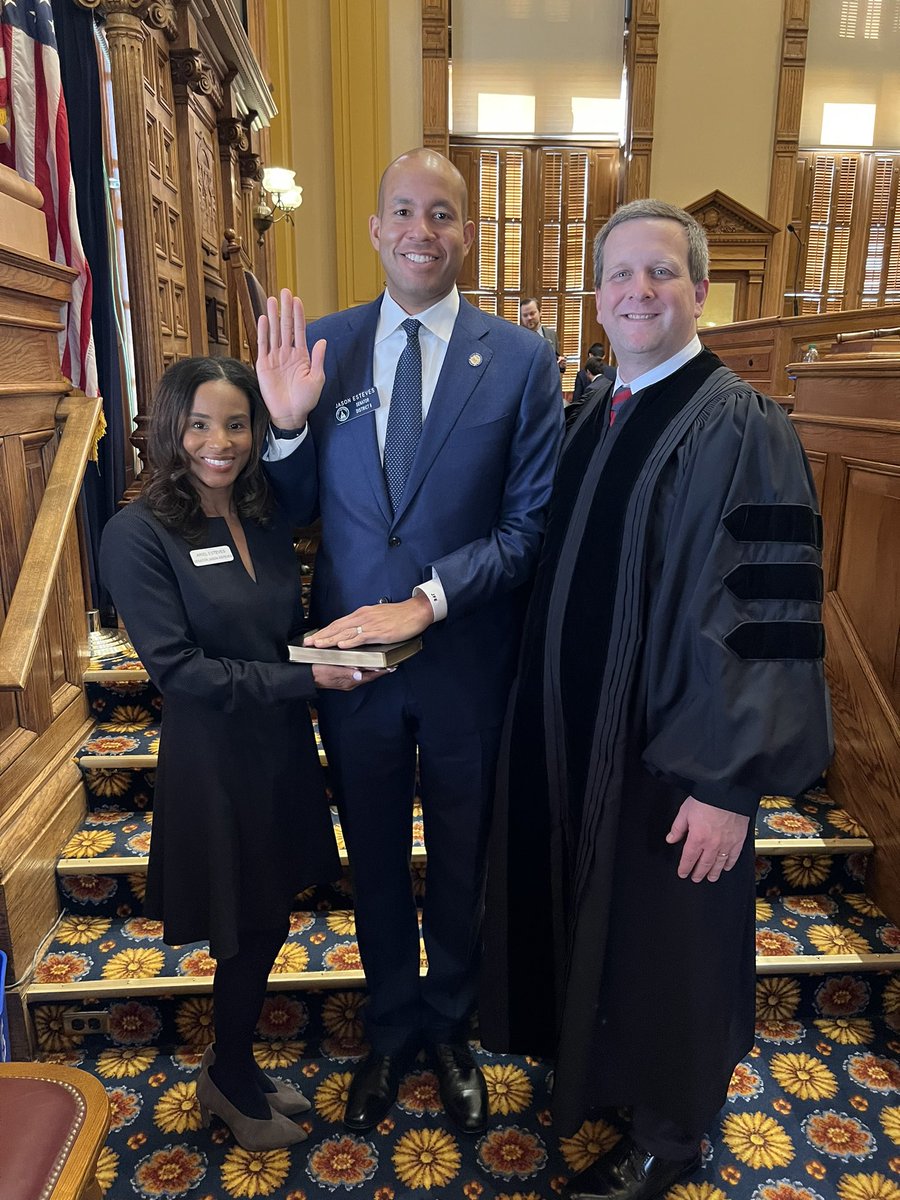 Jason Esteves tweet media