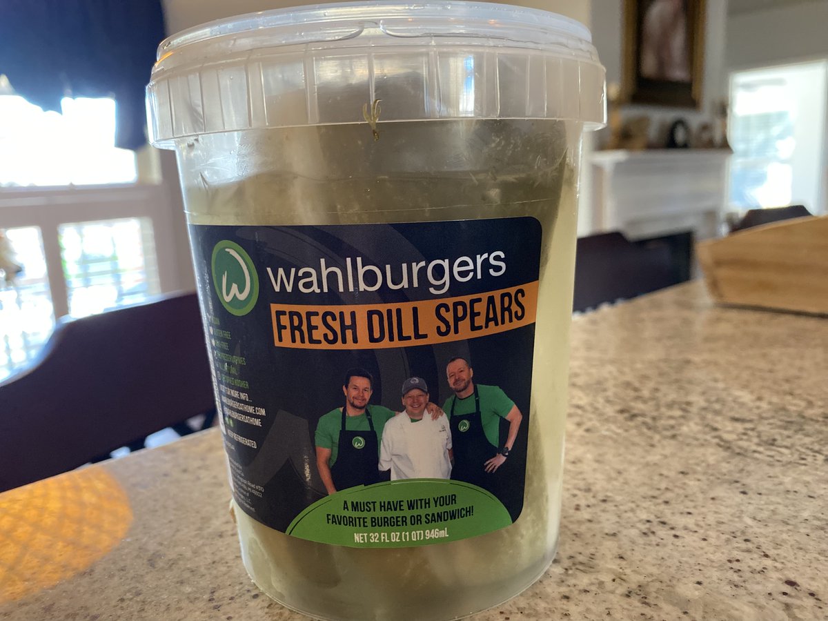 michaelgass's tweet image. A keto friendly lunch. Street taco grilled cheese wraps and Walhburgs pickle spears. 210 calories and 2 net carbs!
#ketostrong #ketotips