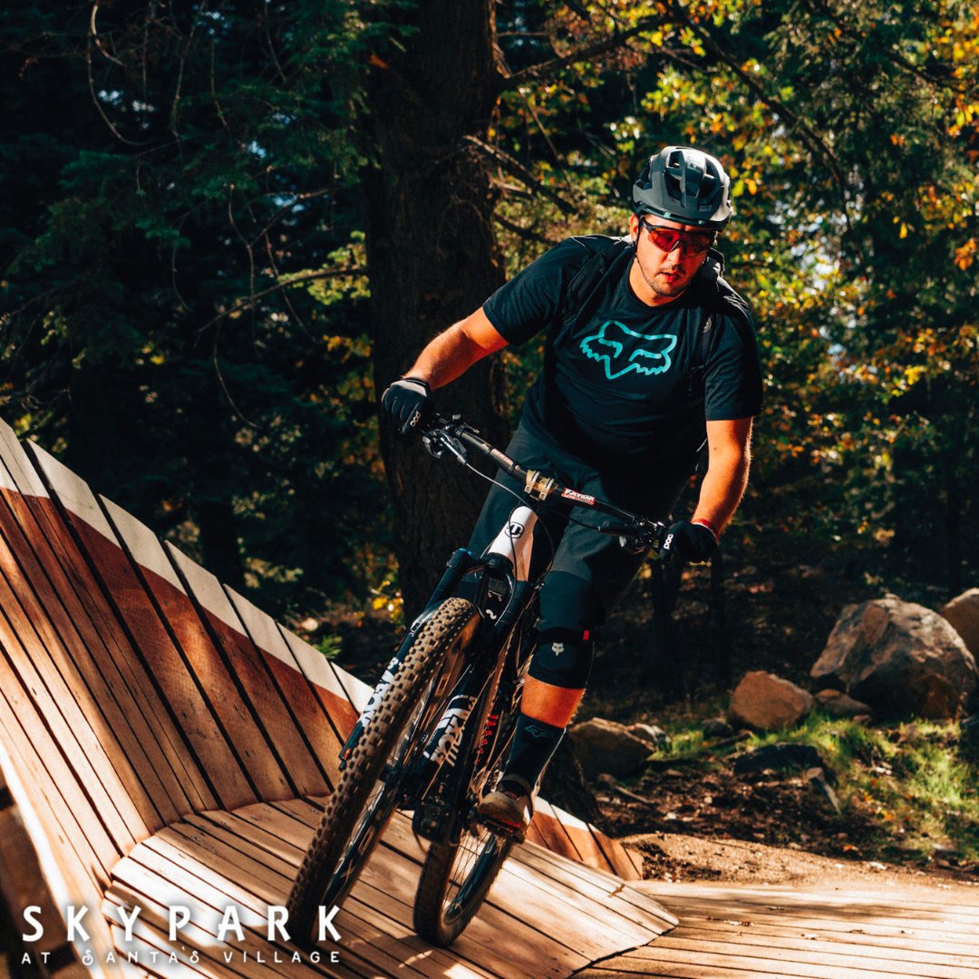 sdmba's tweet photo. ⚠️ SKYPARK ANNUAL PASS GIVEAWAY⚠️
🎁 Two ways to enter to win a year pass to SkyPark Bike Park at Santa's Village!
1️⃣ Join or Renew in Jan 2023 & receive 1 entry!
2️⃣ Refer a new member in Jan 2023 & you BOTH receive 2 entries!
ℹ️ Learn more: https://t.co/bMGsEJMQva
#SDMBA https://t.co/ucwjGC2uKd