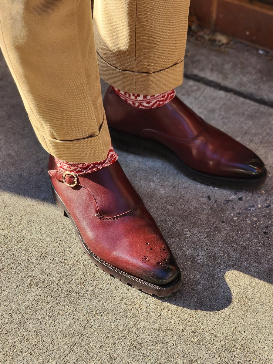 Its always nice when Mondays are Sunny.
.
Our Martel single monk in Burgundy Calf, now at 20% discount during our Winter Sale
.
jfitzpatrickfootwear.com/products/marte…